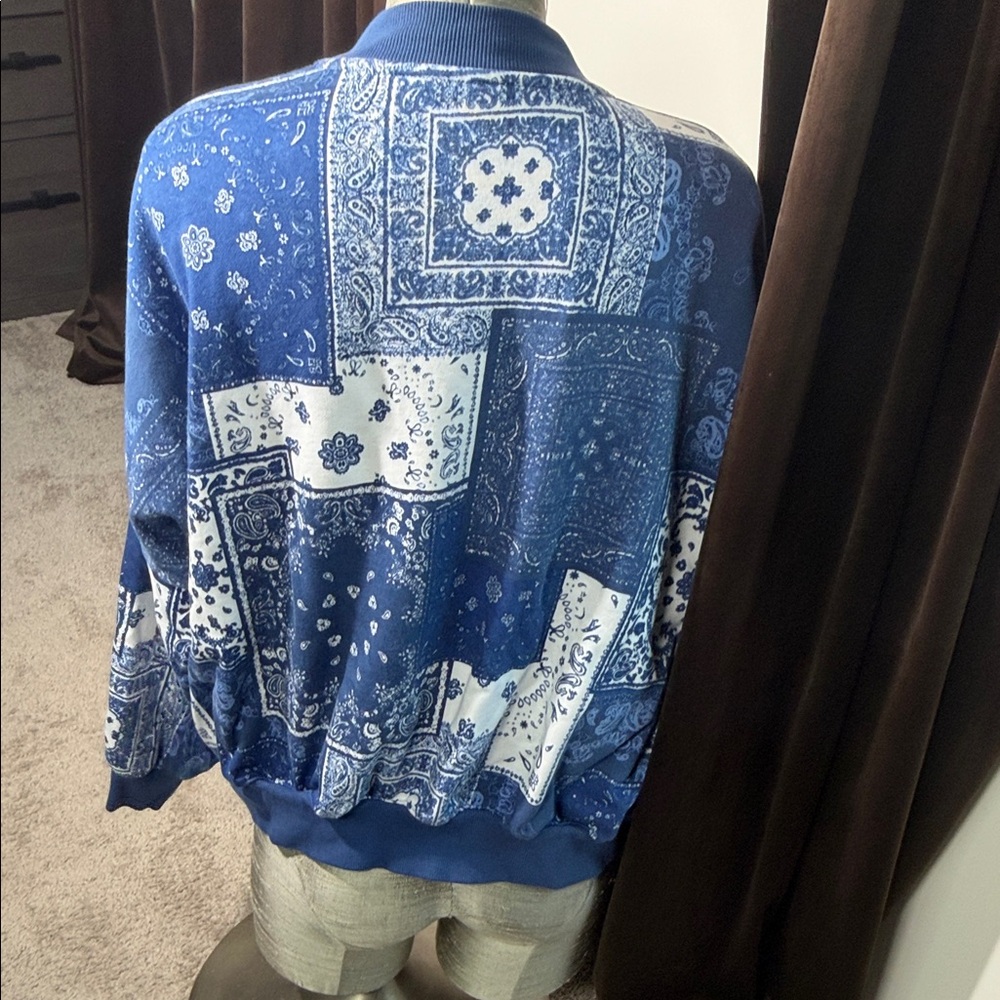 Fabletics Blue and White Patterned Jacket - image 5